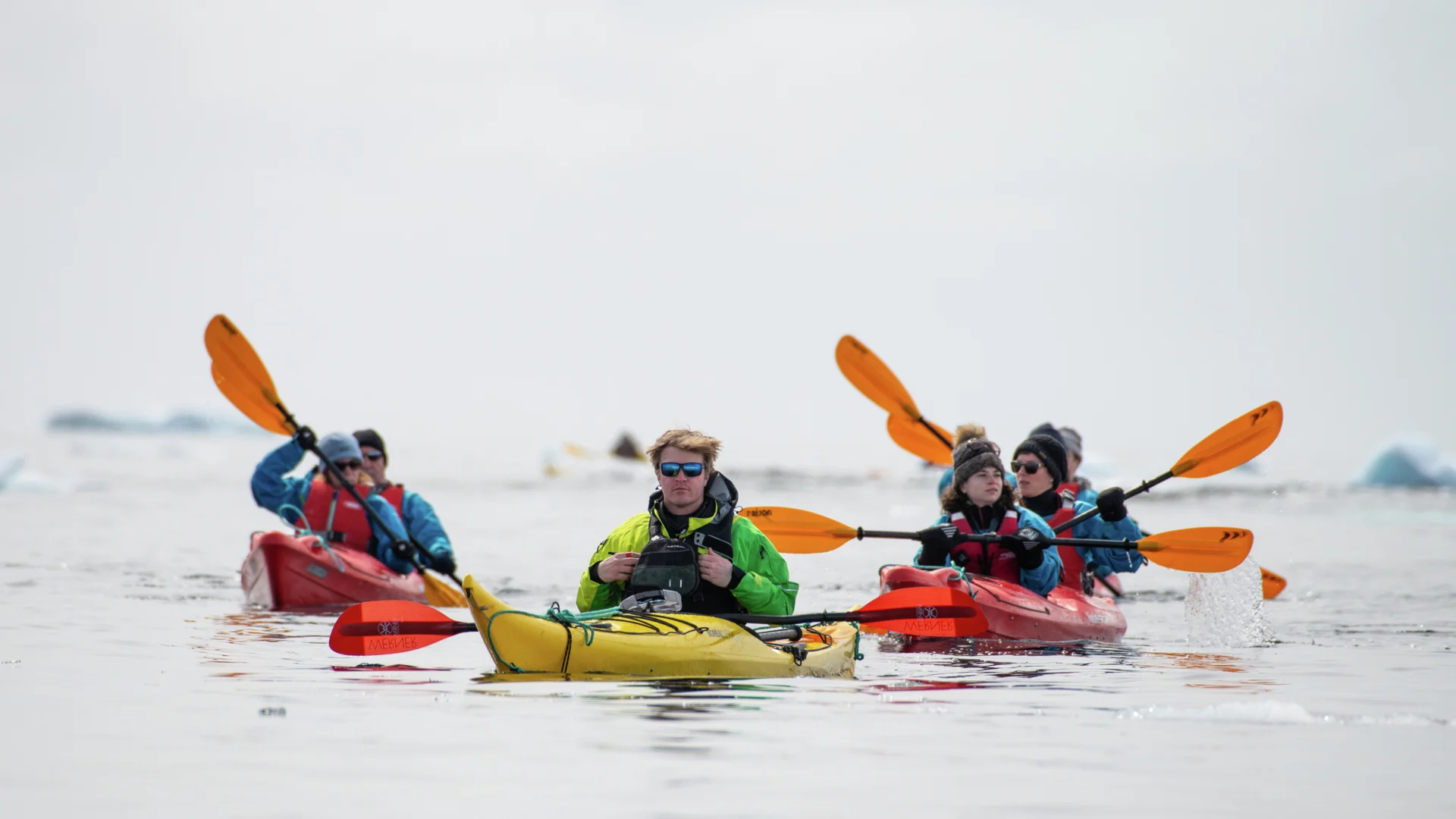 Kayaking Wilhelmina Bay Antarctica Hgr 129674 1920 Photo Stefan Dall